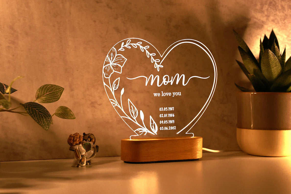 Personalisiertes Nachtlicht mit Namen oder Datum: Geschenk für Mama - Individuelles LED-Nachtlicht aus Glas zum Muttertag - Geschenk für Mama - Mamas Andenken